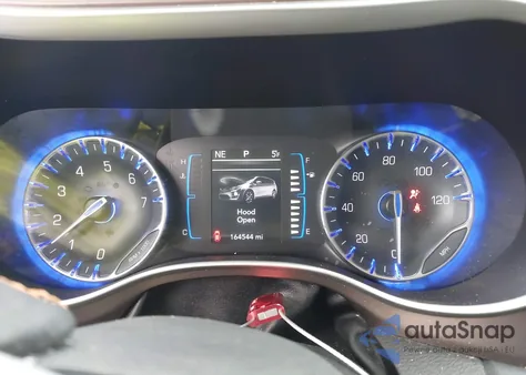 2017 Chrysler Pacifica Touring-L z USA, uszkodzony, nr VIN 2C4RC1BG3HR530530